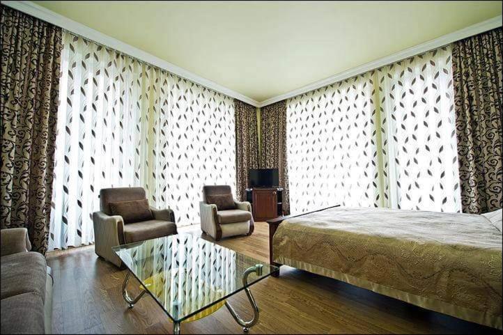 Eiffel Hotel Batumi Exteriör bild